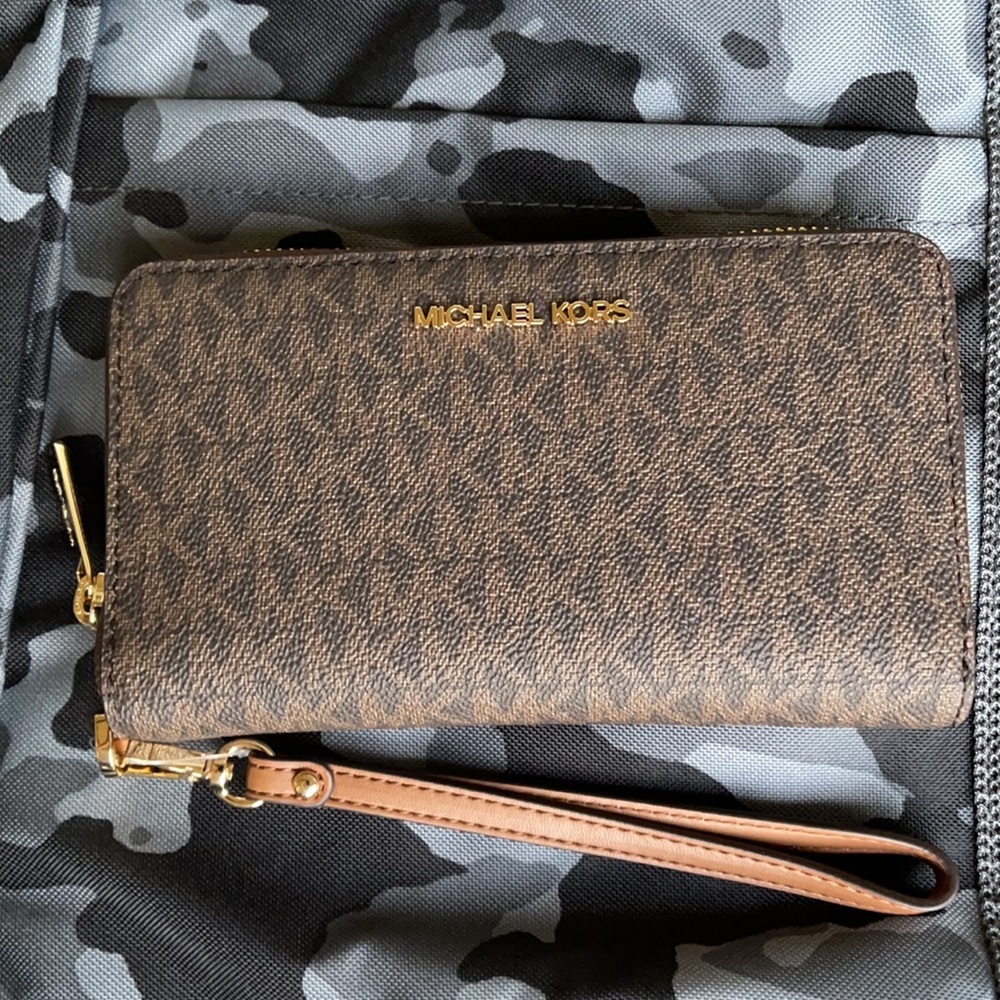 Michael Kors Jet Set Travel Lg Flat Multifunctional Phone Case-Wristlet-Wallet - Picture 2 of 16